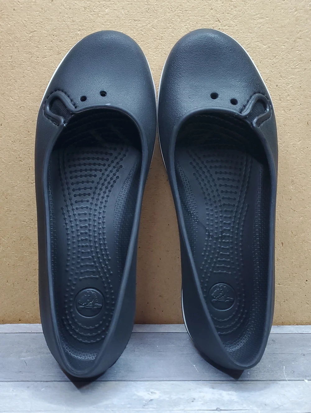 CROCS Navy and White Crocband Ballerina Flats Size W 6